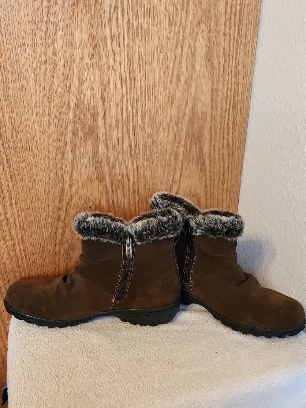 Khombu Brown Faux-Fur Cuff Suede Ankle Boots - Picture 4 of 11